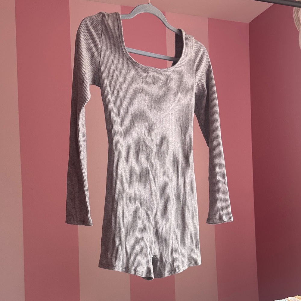 PINK Victoria's Secret Ribbed Long Sleeve Romper in Light Gray